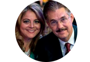 PASTOR <BR>KENTON Y ADRIANA WOOD